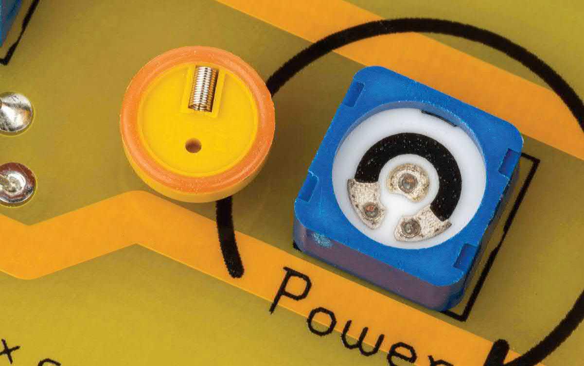 Der orangefarbene O-Ring unter dem Rotor sorgt für Staubschutz und hält den Rotor stabil in der eingestellten Position.